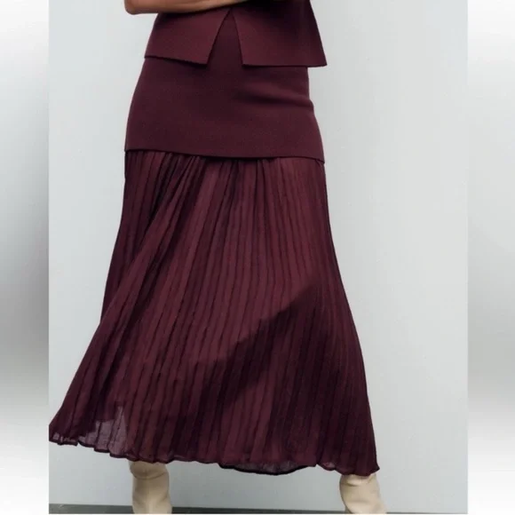 ZARA BURGUNDY MIXED PLEATED KNIT SKIRT